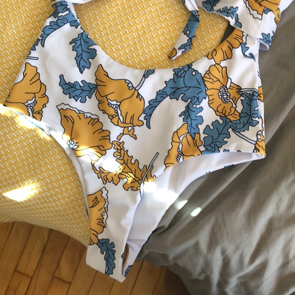 BRAND NEW Martiniqe Mallorca v2  floral swimsuit - Picture 5 of 6